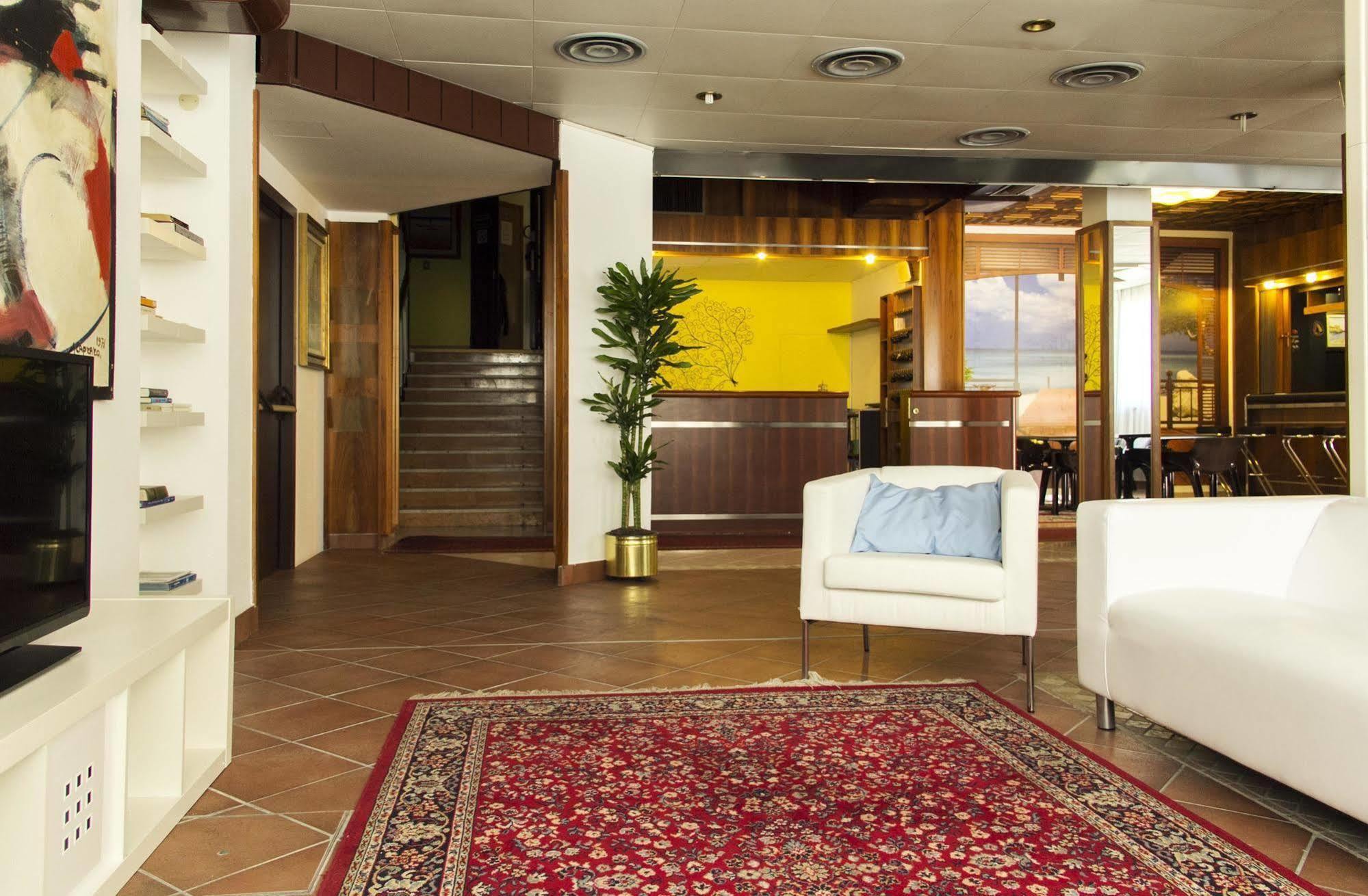 Hotel Merano Γκράντο Εξωτερικό φωτογραφία